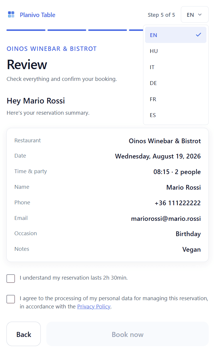 Public booking form with language switcher